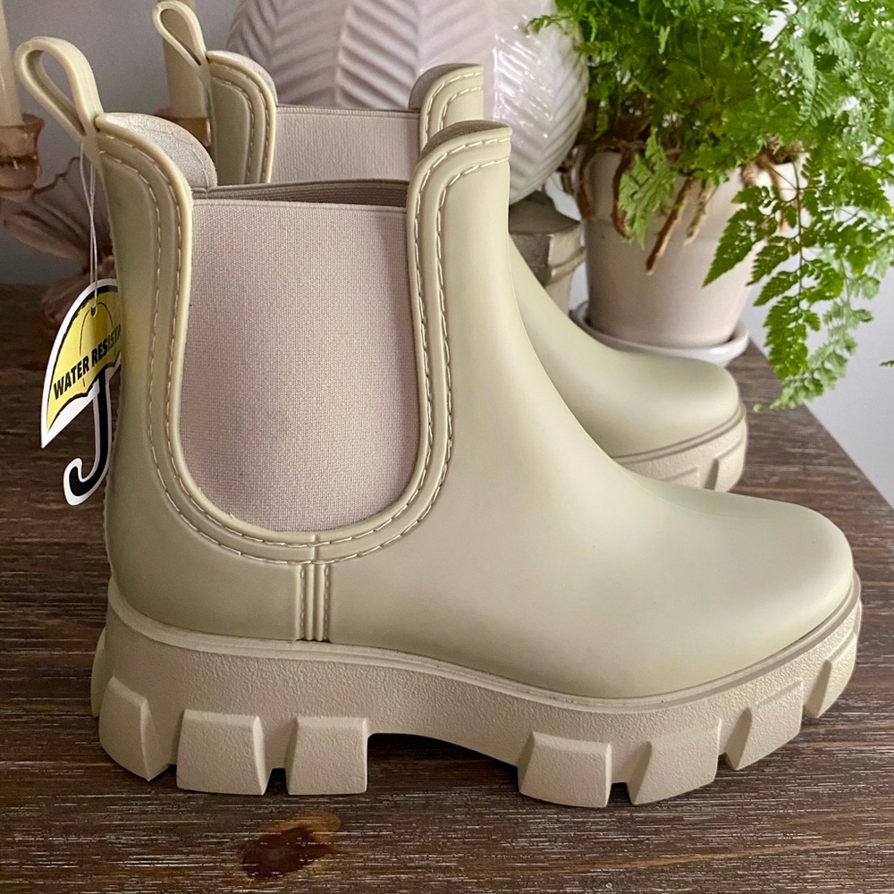 JEFFREY CAMPBELL Pleu Waterproof Platform Lug Sole Chelsea Rain Boots Cream 9